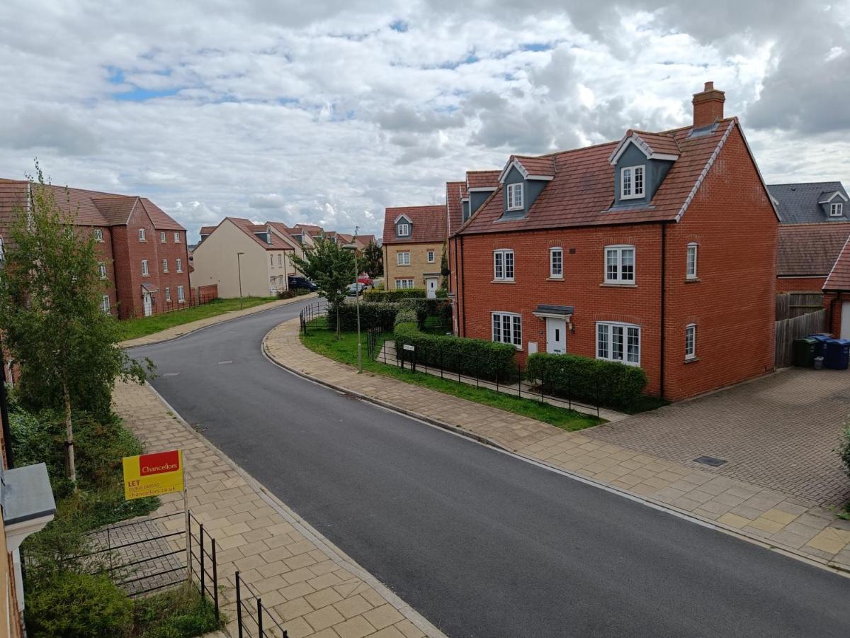 3 Bedroom Townhouse Near Bicester Village Luaran gambar